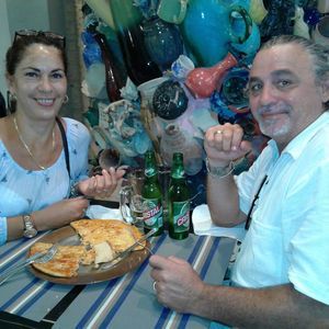 Meet your Posher, Dania mercedes